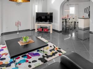 Zdjęcie z galerii obiektu Apartment Lucia-1 by Interhome w mieście Kmeti +13 zdjęć