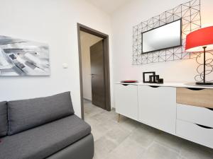 Kuchyňa alebo kuchynka v ubytovaní Apartment Silvija-4 by Interhome