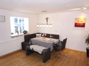 Posezení v ubytování Apartment Gabi by Interhome