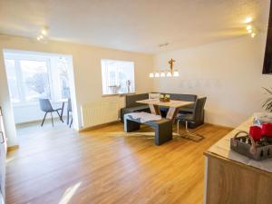Posezení v ubytování Apartment Gabi by Interhome