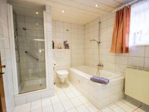 Kúpeľňa v ubytovaní Apartment Wennserblick by Interhome