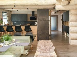 Kuchyň nebo kuchyňský kout v ubytování Chalet Srub Kuří by Interhome + 34 fotografií
