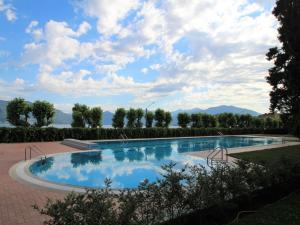 The swimming pool at or close to Apartment Hermitage-19 by Interhome