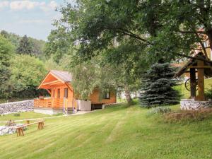 Zahrada ubytování Holiday Home Bečov nad Teplou 2 by Interhome