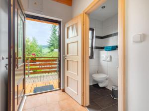 Koupelna v ubytování Holiday Home Bečov nad Teplou 2 by Interhome
