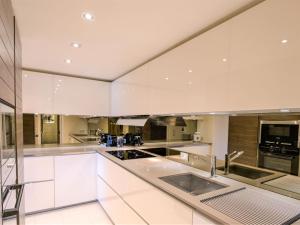 Fotografie z fotogalerie ubytování Apartment Chesa Piz Padella - St- Moritz by Interhome v destinaci St. Moritz + 17 fotografií