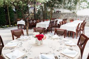 Un restaurante o sitio para comer en Hotel Afa