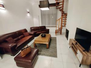 Khu vực ghế ngồi tại Modern duplex 100m2 perfect to visit Brussels