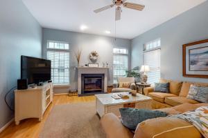 TV a/nebo společenská místnost v ubytování Lord Baltimore Landing -- 37199 Lord Baltimore