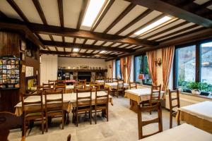 Restaurace v ubytování Auberge Le Vieux Moulin