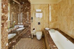 Koupelna v ubytování Hotel Atlas Deluxe