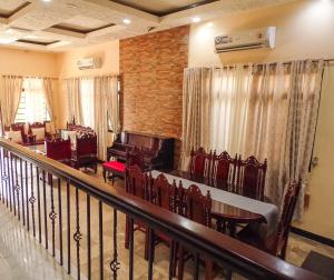 Restoran ili drugo mesto za obedovanje u objektu Casa Cecilia-Entire house located near 100 Islands