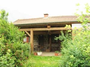 Taman di luar Maison de Vacances Nature avec Grand Jardin et Proximité La Chaise-Dieu - FR-1-582-242 +4 gambar