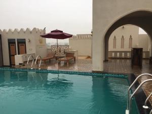 Karwaan Jaisalmer内部或周边的泳池