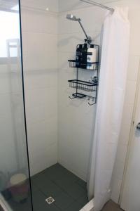 Ванна кімната в Investigator Beach Breeze Apartments U2