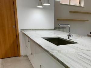 A kitchen or kitchenette at Alba Serena Még 33 kép