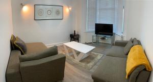 Beautiful All room En-suite 4 bedrooms house , Free parking & WiFi, Weekday Monthly rate available