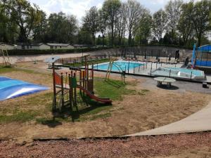 The swimming pool at or close to Chalet GEM