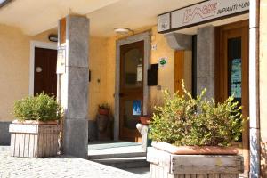 The facade or entrance of Hotel La Piazzetta