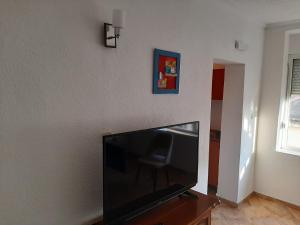 Televiisor ja/või meelelahutuskeskus majutusasutuses Gevgelija Central