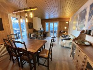 Kuchyň nebo kuchyňský kout v ubytování Appartement à la montagne