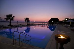 Бассейн в Apulia Hotel Taranto Ara Solis или поблизости