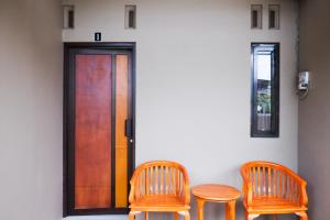 ComalRedDoorz Syariah near Exit Tol Pemalang Comal 2的相册照片