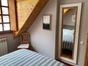 Postel nebo postele na pokoji v ubytování Eth Céu de Salardú