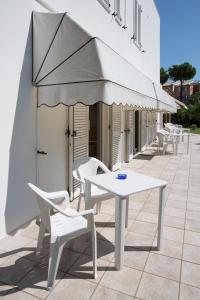 A balcony or terrace at Hotel Vila Bahia