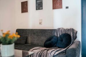 A seating area at Filoxenia MG Projects Neos Kosmos