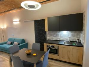 A kitchen or kitchenette at Sotto la torre