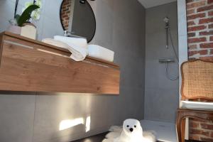 Koupelna v ubytování Les chambres d hôtes de l entre deux baies à Merlimont entre Berck et le Touquet + 26 fotografií