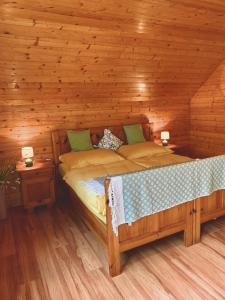 Łóżko lub łóżka w pokoju w obiekcie Newly renovated house Reichenau nature reserve