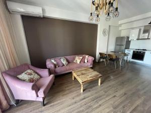 Φωτογραφία από το άλμπουμ του 7th HEAVEN Apartment in Central Tbilisi στην Τιφλίδα +17 φωτογραφίες