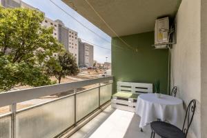 Pujanke Residence - large 3 bedroom apartment tesisinde bir balkon veya teras