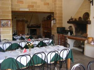 מסעדה או מקום אחר לאכול בו ב-Agriturismo Il Rifugio