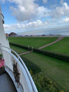 Gallery image of Studio mit Meerblick und großer Loggia - Direktzugang zur Nordsee in Wilhelmshaven