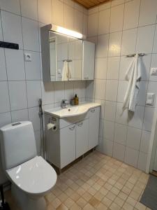 Phòng tắm tại Cozy centre apartament Kuopio