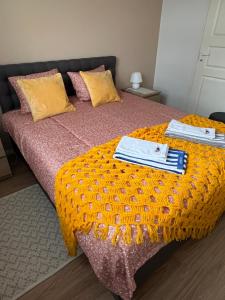 Postel nebo postele na pokoji v ubytování Cozy centre apartament Kuopio