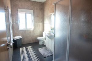 A bathroom at Apartamento Teresa Még 15 kép