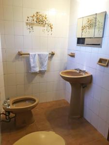 Vonios kambarys apgyvendinimo įstaigoje El Remanso