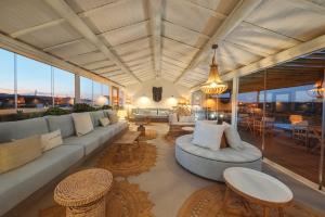Een zitgedeelte bij Hortas do Rio - Casa de Campo