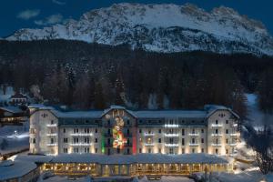 Cristallo, a Luxury Collection Resort & Spa, Cortina D 'Ampezzo, Cortina  dʼAmpezzo – Updated 2023 Prices
