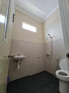 Ένα μπάνιο στο Samadi Villa Batu