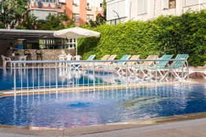 Bazén v ubytování Zel Hotel nebo v jeho okolí