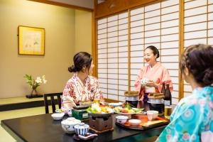 Φαγητό σε αυτό το ryokan ή κάπου εκεί κοντά