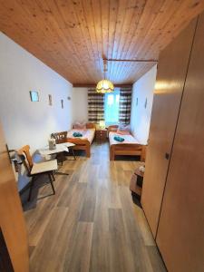 Fotografie z fotogalerie ubytování Gästehaus Weißes Lamm - MONTEURZIMMER v destinaci Nordhalben