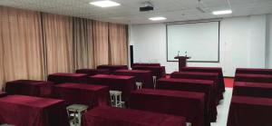 Οι επιχειρηματικές εγκαταστάσεις ή/και οι αίθουσες συνεδριάσεων στο 银座精宿菏泽中华路银座商城火车站店