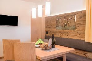 TV a/nebo společenská místnost v ubytování Schildberghof Santner