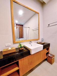 Koupelna v ubytování Aonang Phu Dahla Private Pool & Sea View - SHA Plus